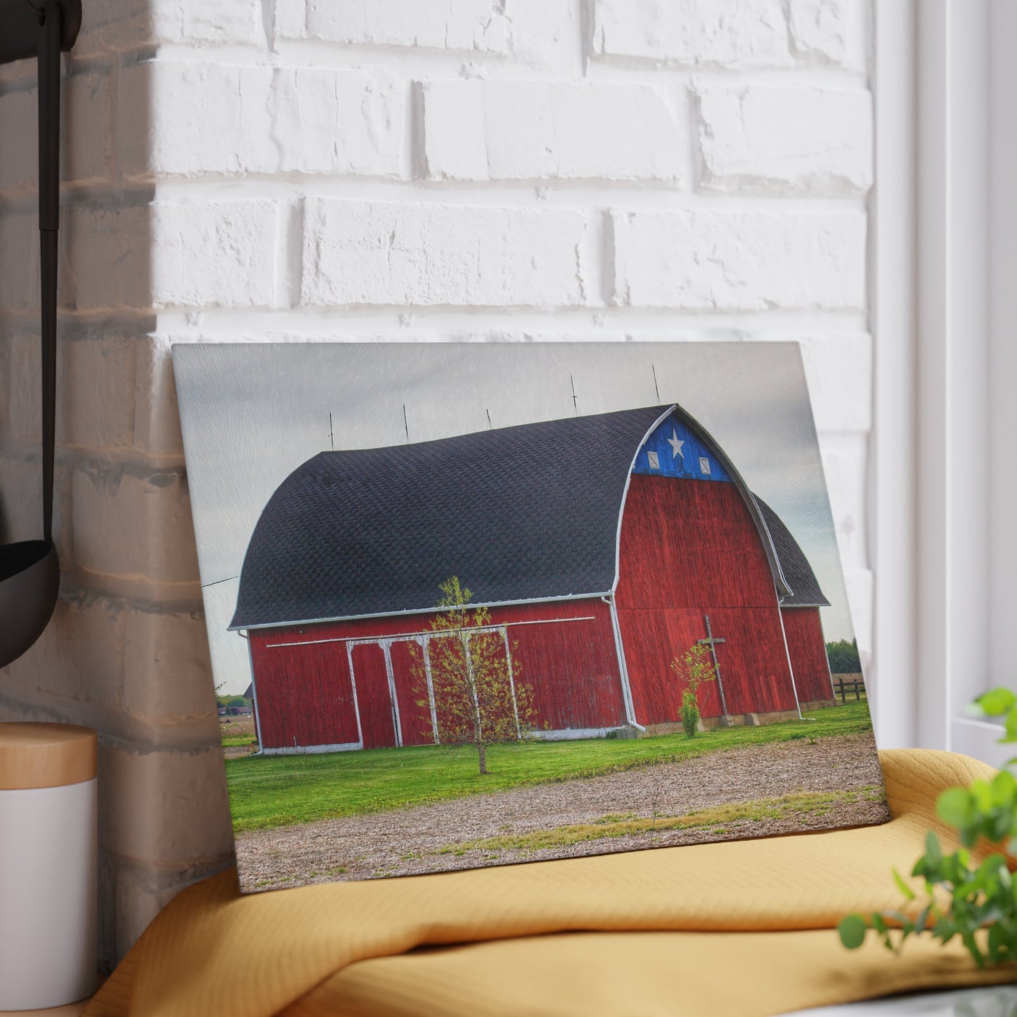 U R There Photography M-24 Star Barn Rustic Farmhouse Tempered-Glass Cutting Board