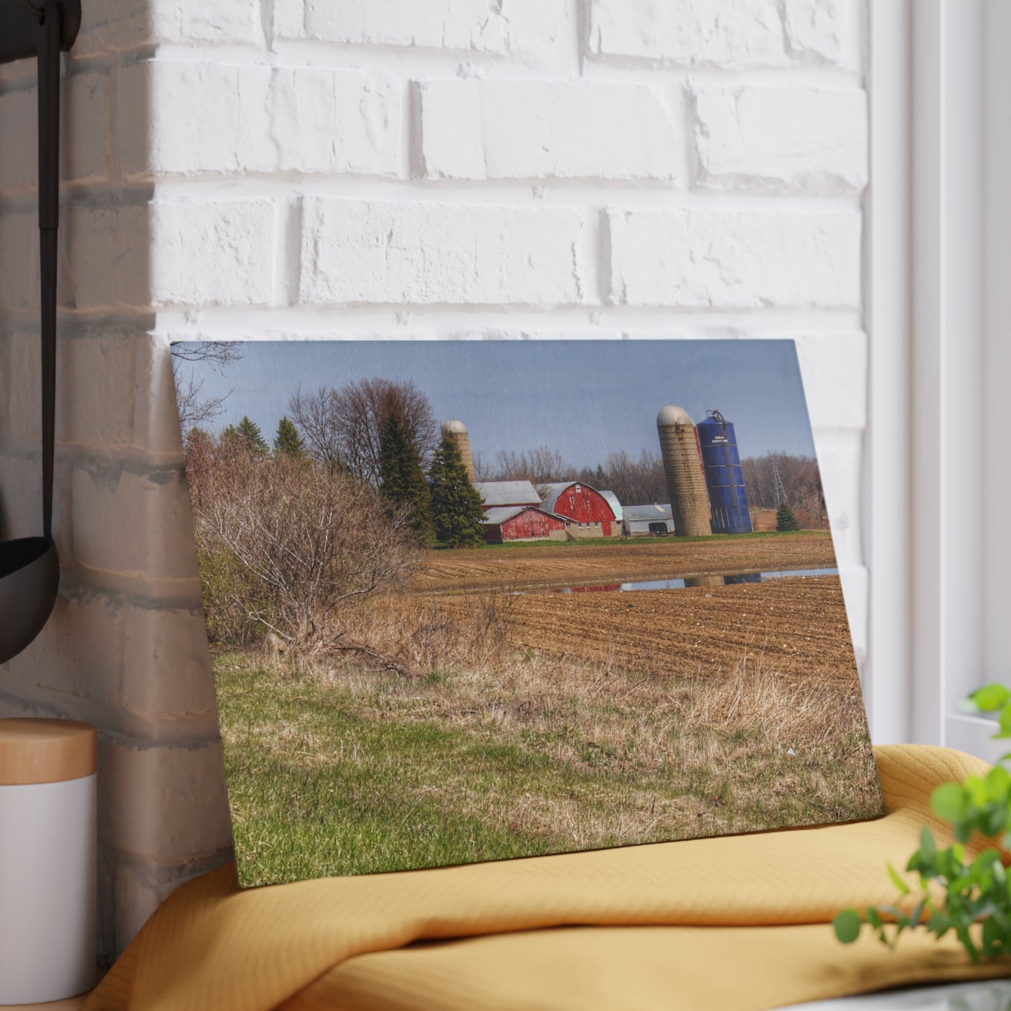 U R There Photography M-24 Northern Reds Farm Rustic Farmhouse Tempered-Glass Cutting Board