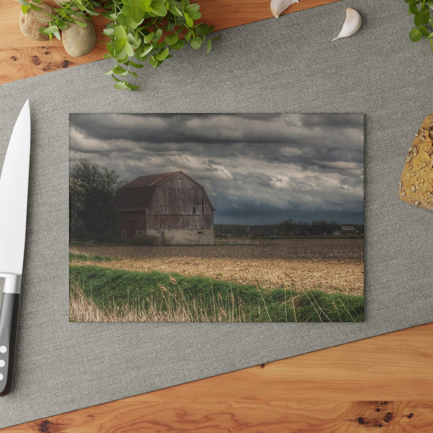 Barn Boutique Rustic Tempered-Glass Cutting Board| Sandusky Grey I