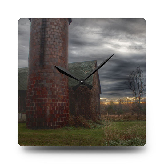 Pero Lake Road Grey II Rustic Farmhouse Acrylic Analog Wall Clock 10.75'' × 10.75'' (Square)