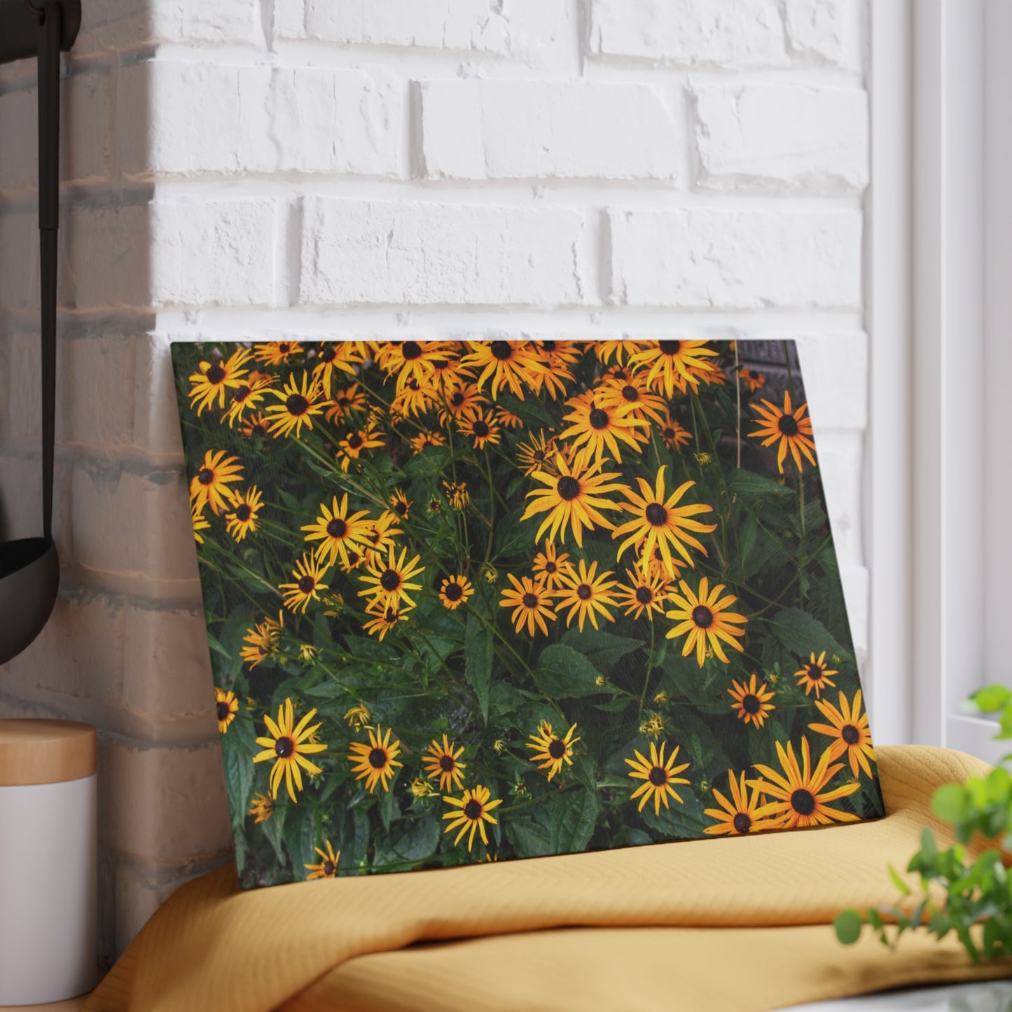 U R There Photography Black-Eyed Susan Rustic Farmhouse Tempered-Glass Cutting Board