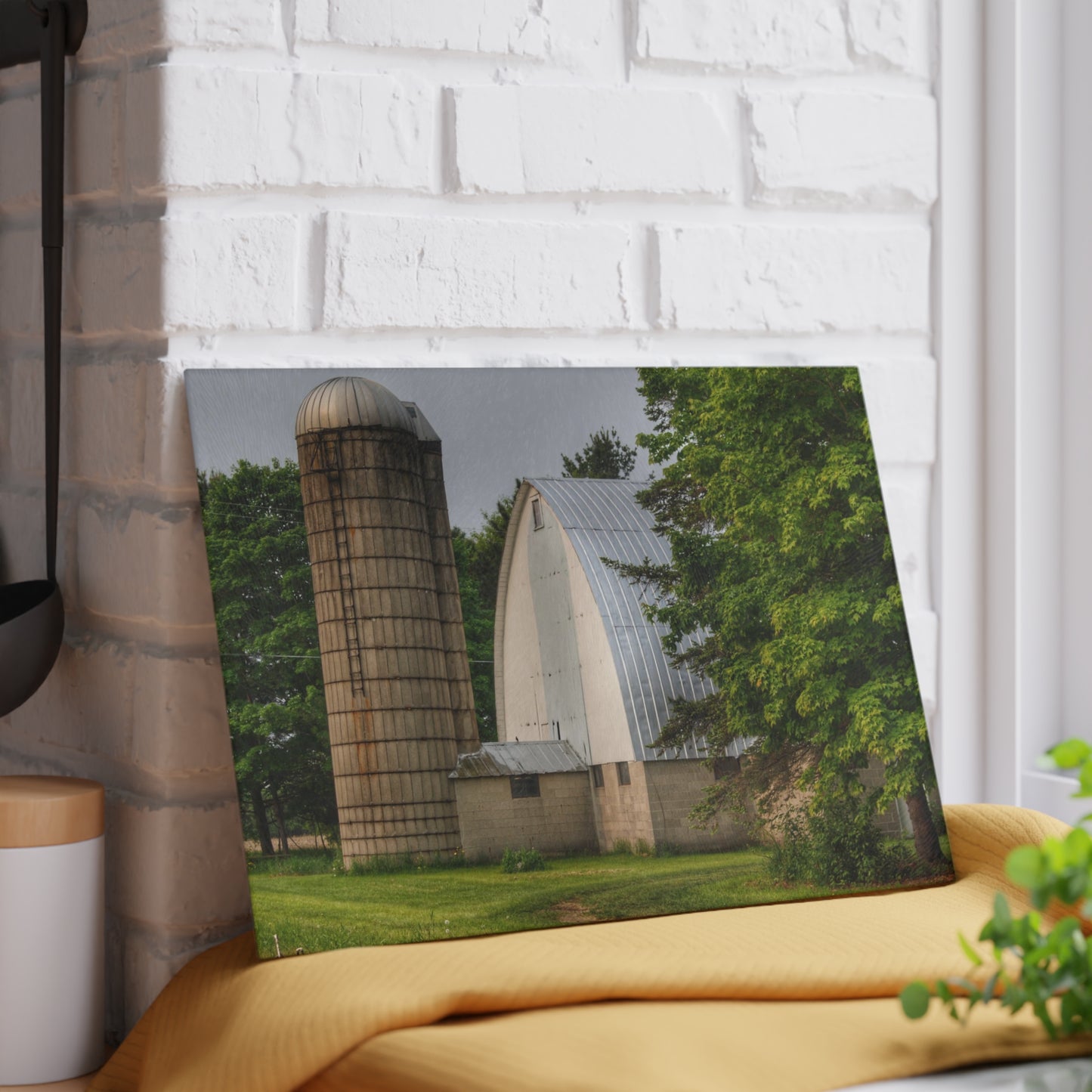 U R There Photography Carpenter Road White I Rustic Farmhouse Tempered-Glass Cutting Board
