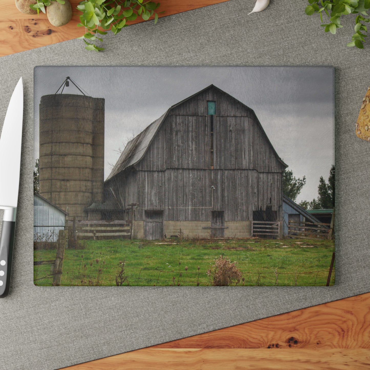 Barn Boutique Rustic Tempered-Glass Cutting Board| Eddy Grey II