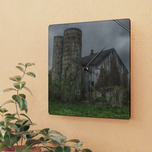 Rustic Farmhouse Wall Clock featuring Metamora M-24 Grey I