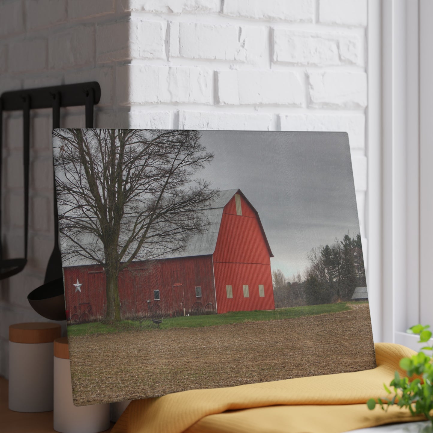 U R There Photography South Summers Road Star Barn Rustic Farmhouse Tempered-Glass Cutting Board
