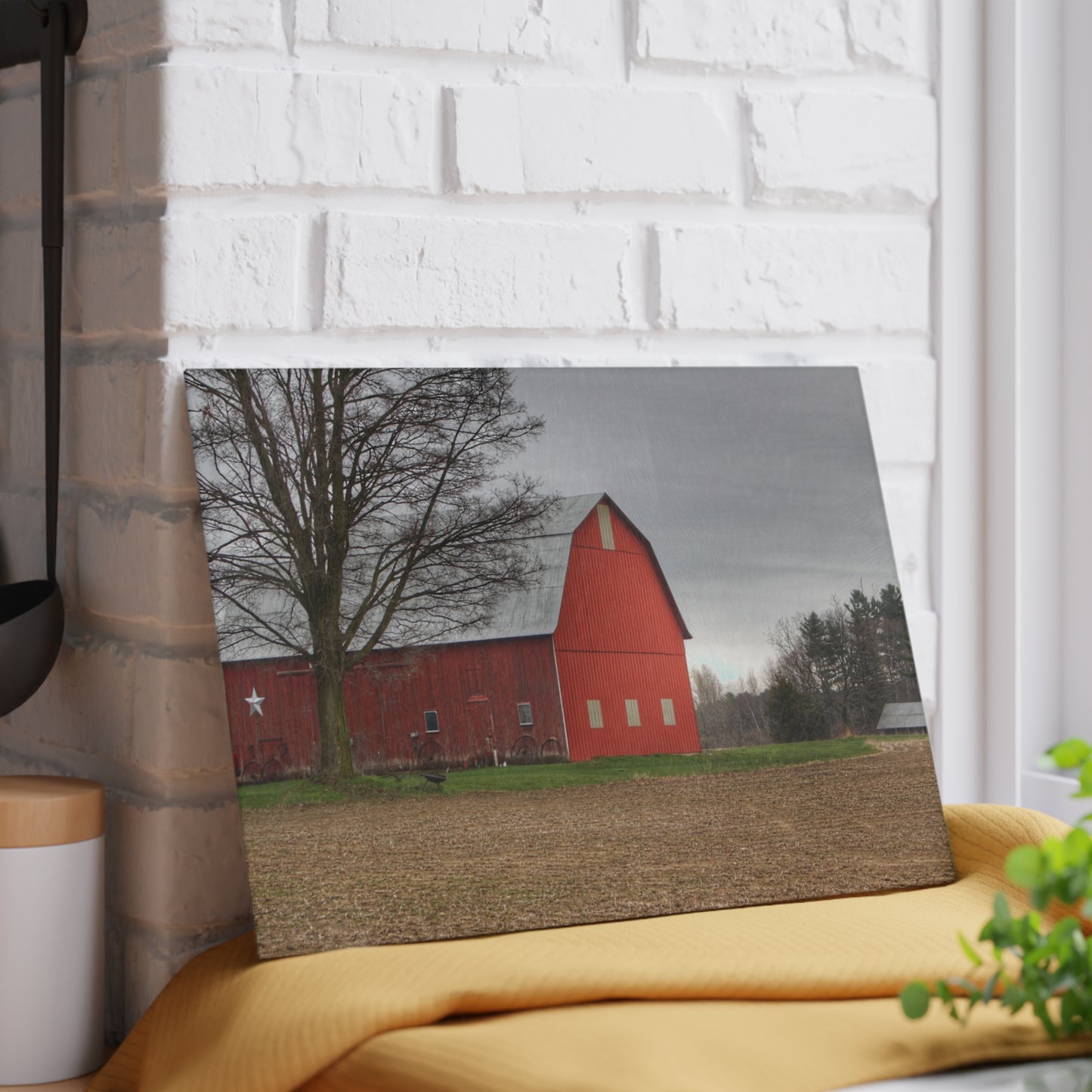 U R There Photography South Summers Road Star Barn Rustic Farmhouse Tempered-Glass Cutting Board