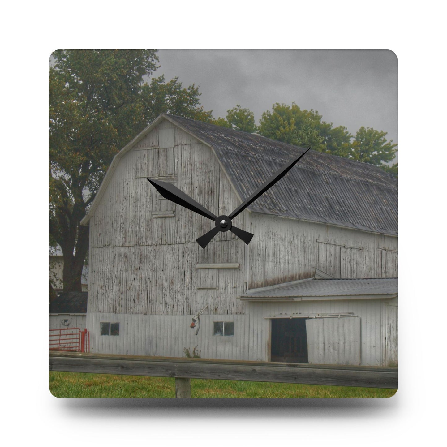 Barn Boutique Rustic Acrylic Analog Wall Clock| Columbiaville White