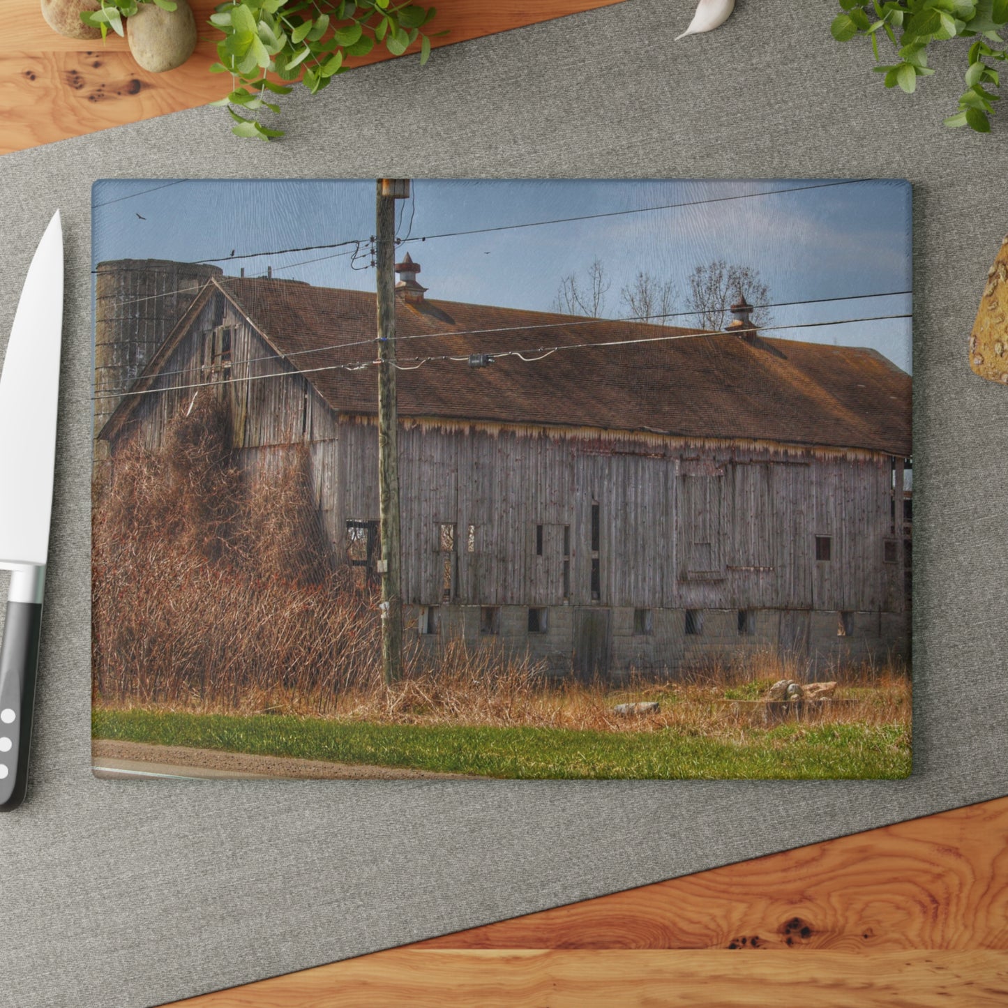 Barn Boutique Rustic Tempered-Glass Cutting Board| Metamora M-24 Grey III